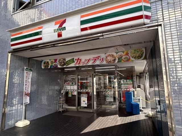 コンビニ　セブン－イレブン西船橋駅南口店（コンビニ）まで157m