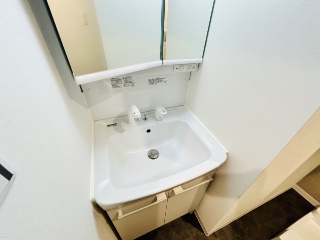 洗面設備　コンパクトで使いやすい洗面所