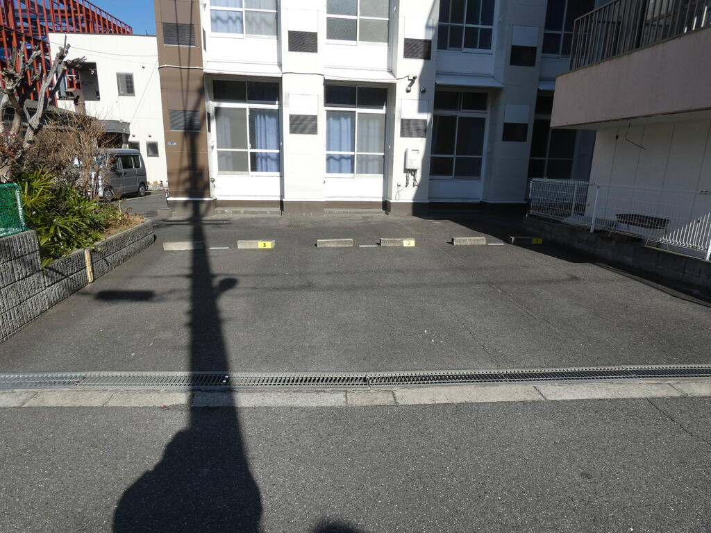 駐車場　駐車場有ります！空き確認はお問い合わせください☆