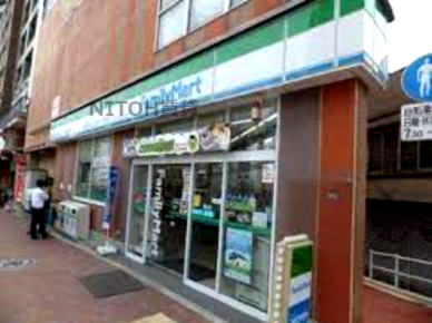 コンビニ　ファミリーマート 東中野駅東口店（コンビニ）まで629m