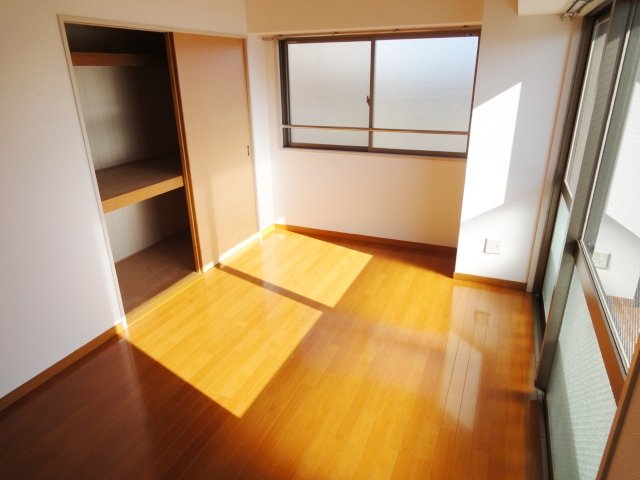 収納　同物件別号室の写真です。