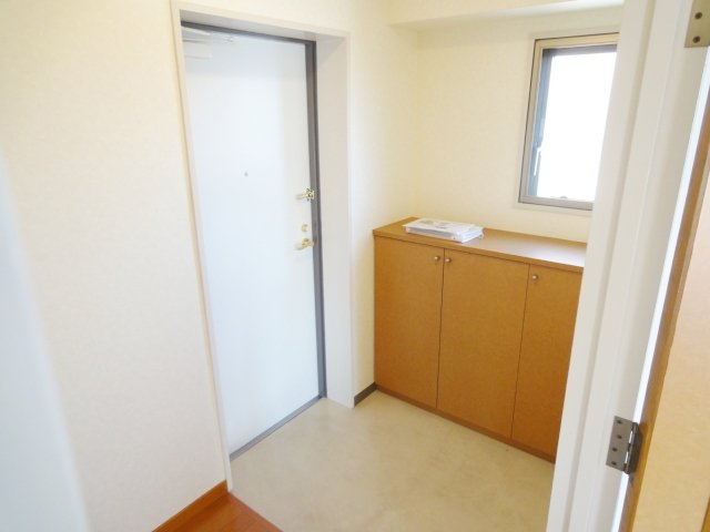 玄関　同物件別号室の写真です。