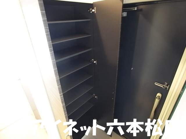 玄関　シューズBOXの容量もたっぷりです。