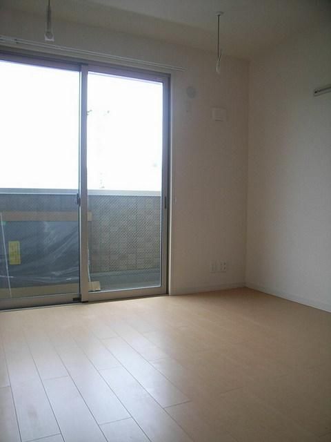 その他部屋・スペース　室内物干し金具完備