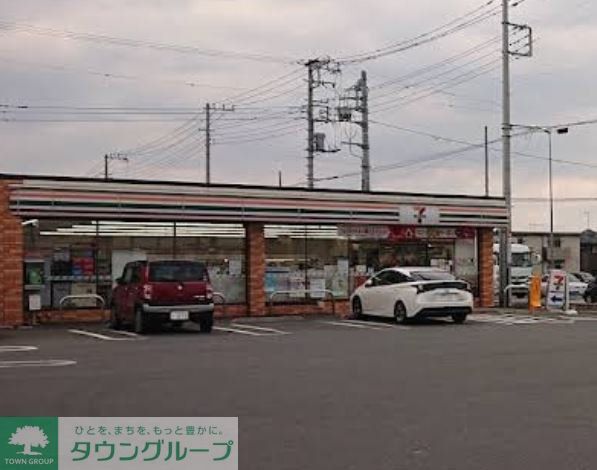 コンビニ　セブンイレブン高坂駅東口店（コンビニ）まで180m