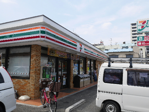 コンビニ　セブンイレブン 足立西新井本町店（コンビニ）まで169m