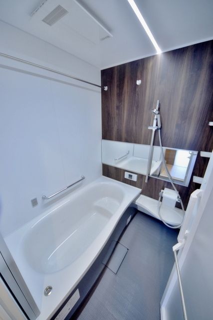 バス・シャワールーム　お問い合わせはタウンハウジングまで