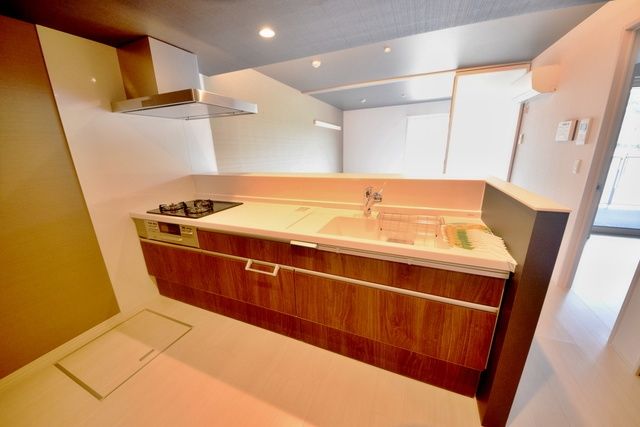 キッチン　お問い合わせはタウンハウジングまで