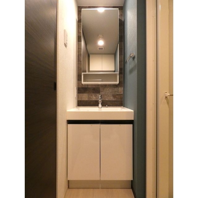 洗面設備　独立洗面化粧台付き