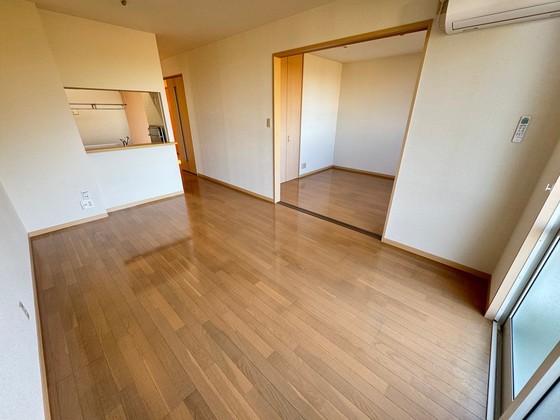 居室・リビング　※別部屋の写真です