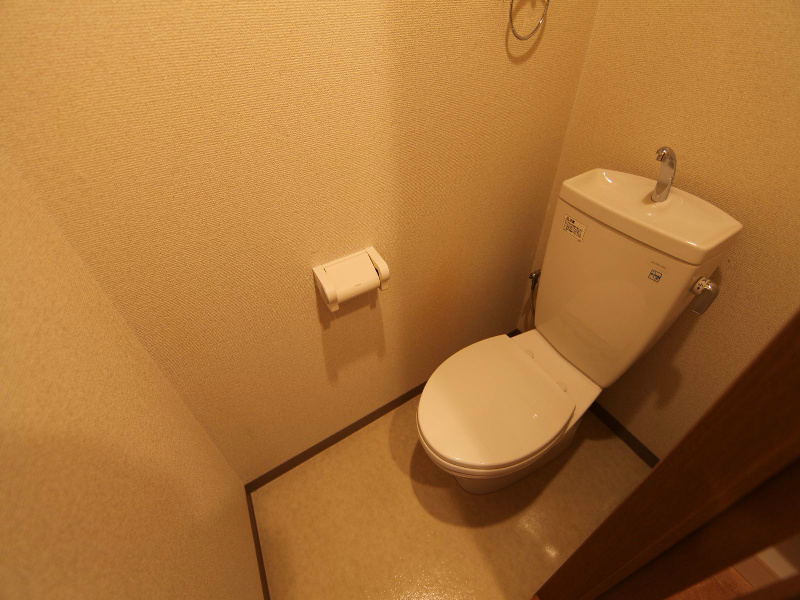 トイレ　洋式トイレ（温水洗浄便座設置可）