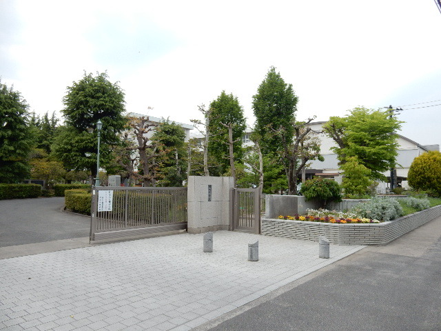 中学校　岡山市立岡北中学校（中学校）まで267m