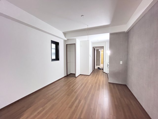 居室・リビング　建築中の写真です。