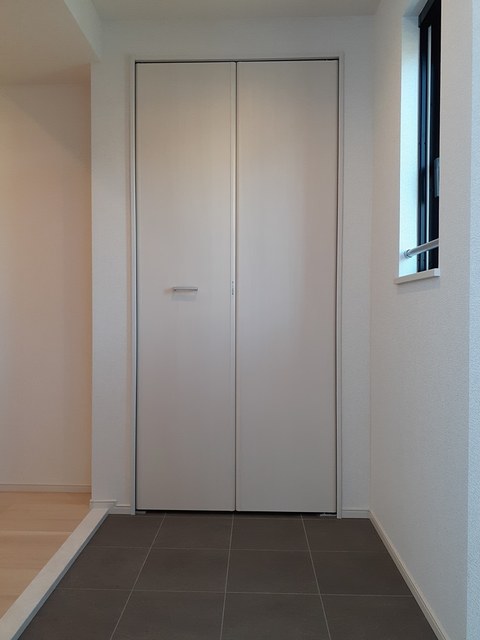 玄関　シューズボックスございます♪