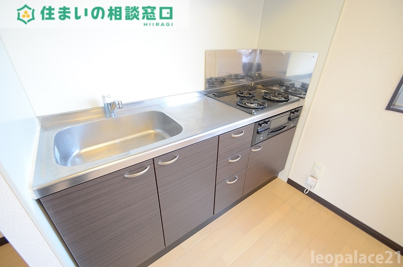 キッチン　実際のお部屋と異なる場合がございます。