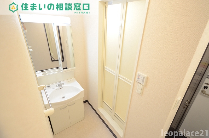 洗面設備　実際のお部屋と異なる場合がございます。