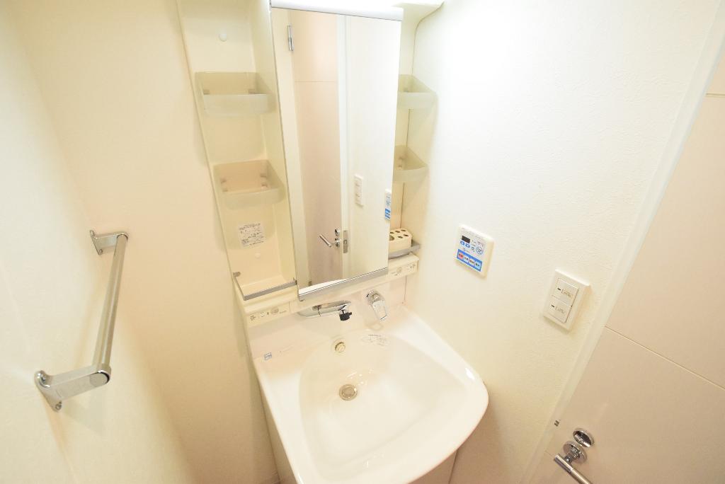 洗面設備　洗髪洗面化粧台