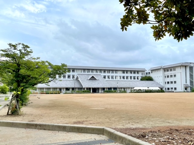 小学校　伊丹市立伊丹小学校（小学校）まで1048m