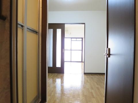 居室・リビング　室内