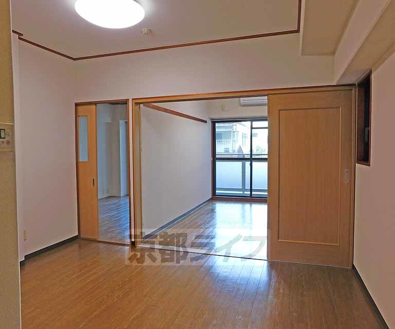 居室・リビング　ＬＤＫと洋室はフラットにつなげます