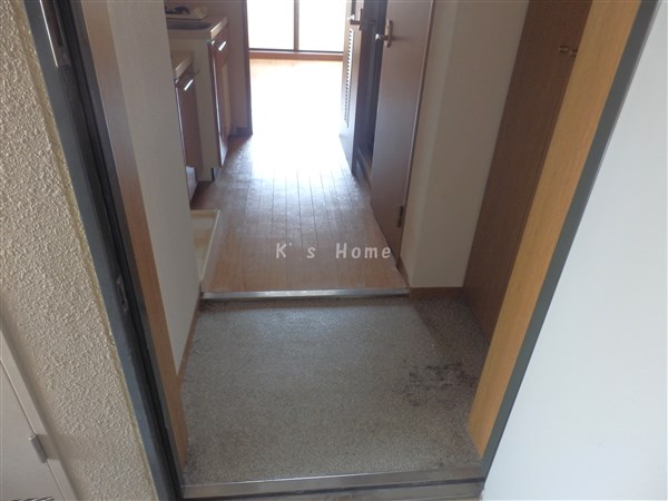 玄関　シューズボックス付玄関