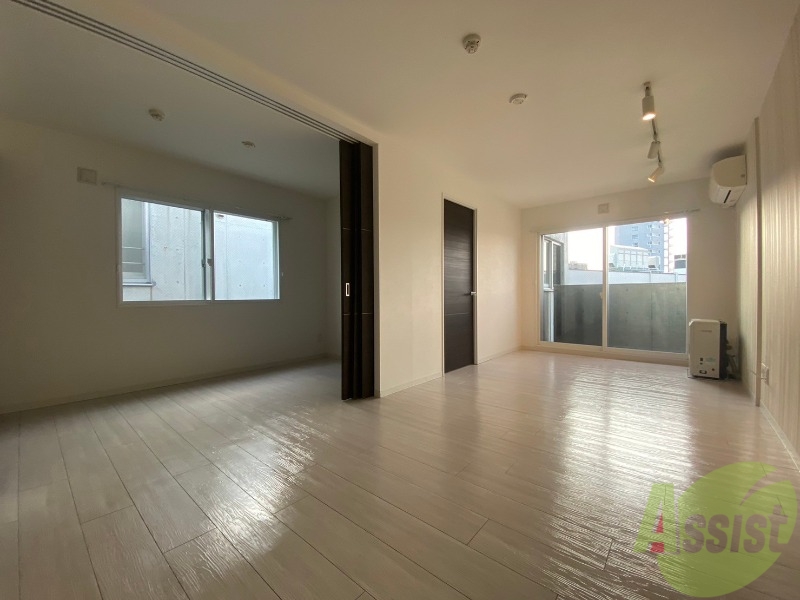 居室・リビング　広くてキレイなお部屋が広がっていて、充実した生活が送れそう。