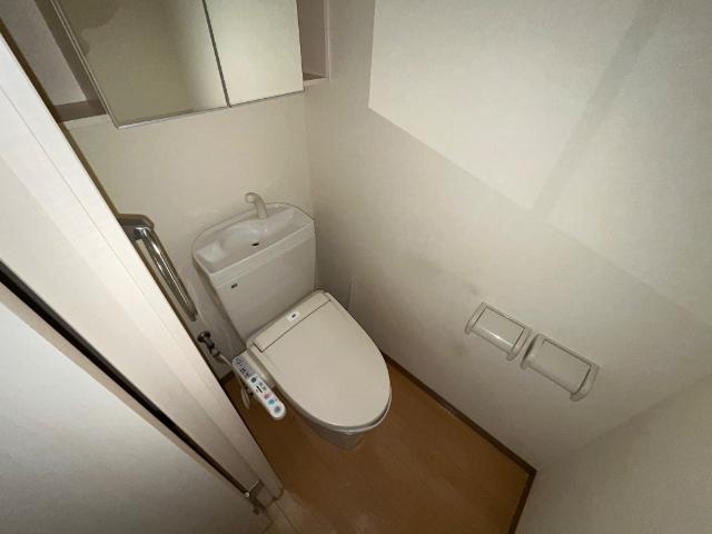 トイレ　シャワー付トイレ