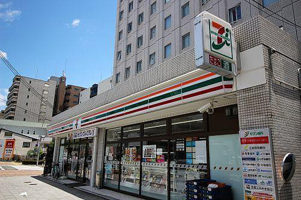 コンビニ　セブンイレブン神戸西上橘通1丁目店（コンビニ）まで105m