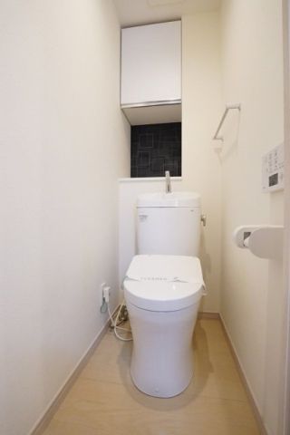 トイレ　マーベラス鶯谷　台東区根岸２