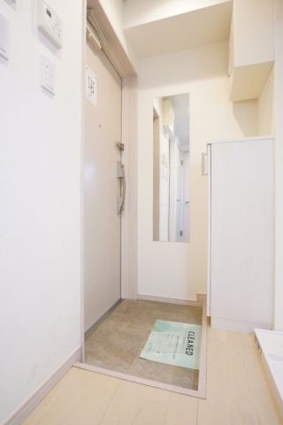 玄関　マーベラス鶯谷　台東区根岸２