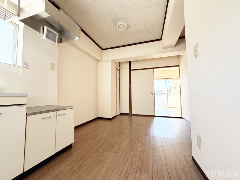 居室・リビング　7帖のリビングです☆