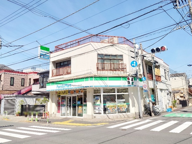 コンビニ　ファミリーマート東十条店（コンビニ）まで41m