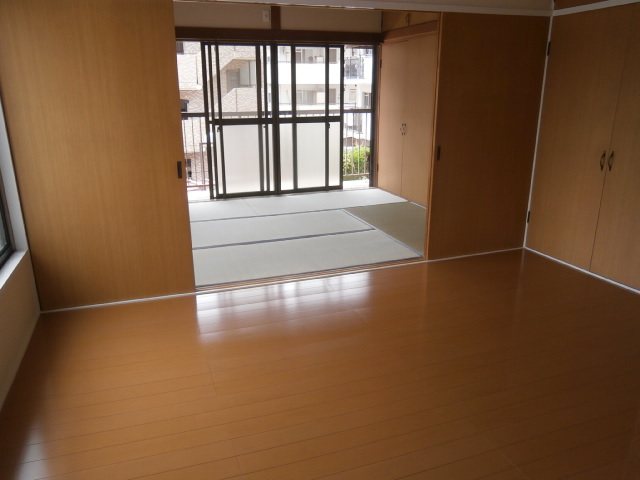 居室・リビング　201号室参照写真