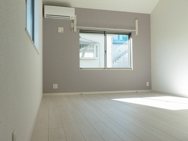 居室・リビング　こちらのリビングで趣味の時間をお楽しみください