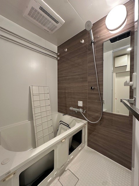 バス・シャワールーム　※別部屋の参考写真です。