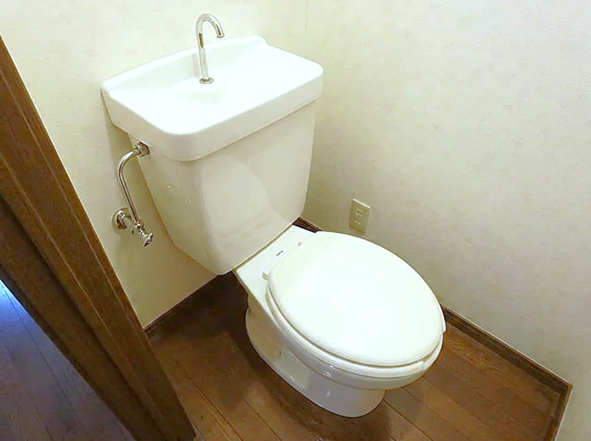 トイレ　イメージ写真となっております。