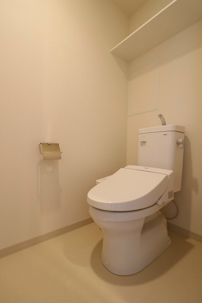 トイレ　温水洗浄機能付