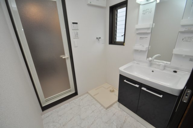 洗面設備　朝の身支度には欠かせない独立洗面化粧台