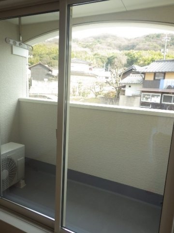 バルコニー　バルコニーからの眺めを楽しみながら食事をしませんか