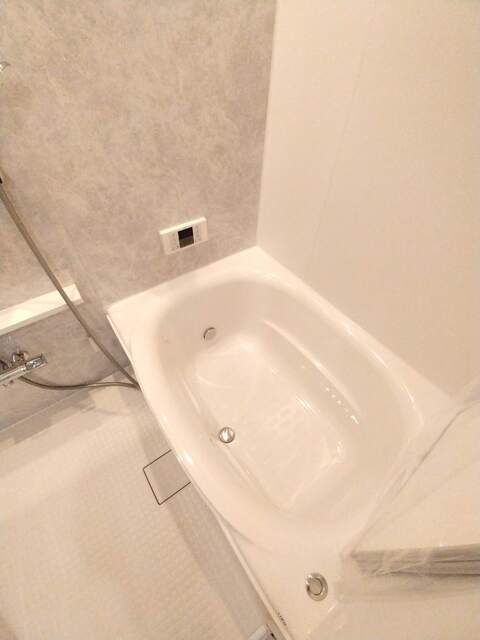 バス・シャワールーム　建築中の写真となります。