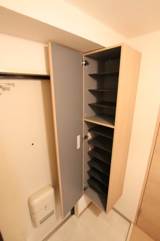 収納　シューズボックス