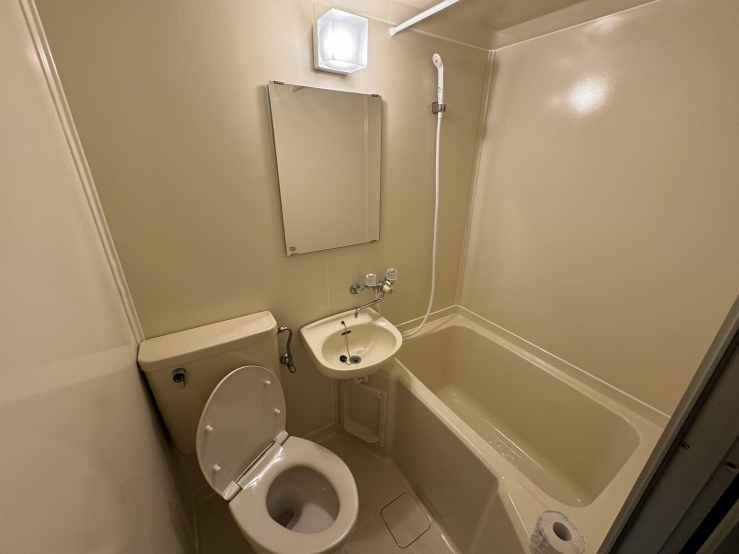 バス・シャワールーム　落ち着いた空間のお風呂です