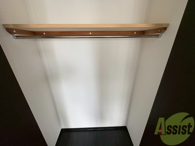 収納　クローゼットは奥行きもあり、荷物が多い方でも安心です。