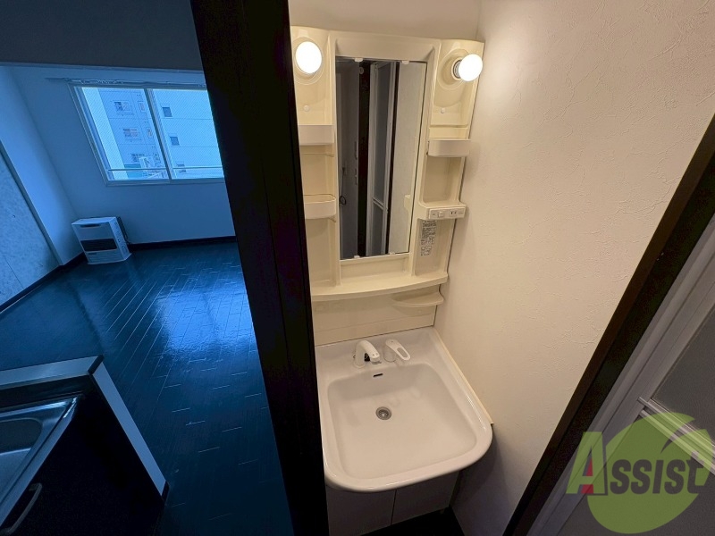 洗面設備　こちらに洗面台があります。朝の洗顔はこちらで。