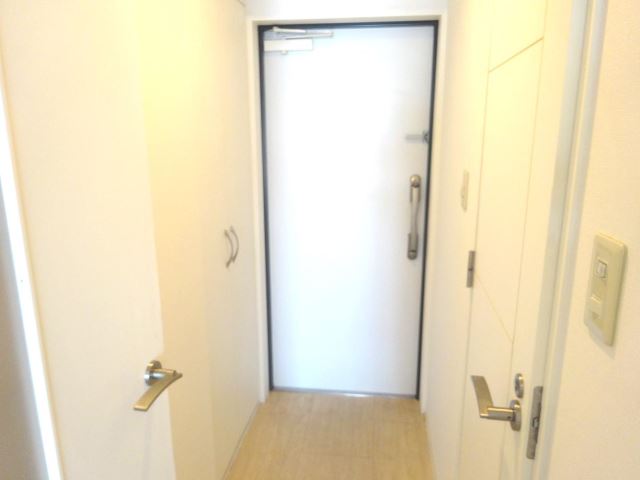 玄関　コンパクトな玄関です。