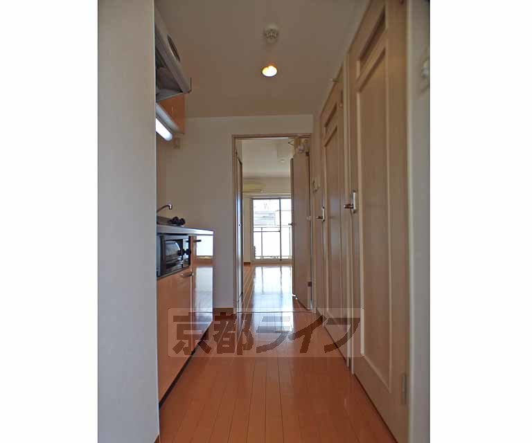 その他部屋・スペース　玄関からみた室内です。