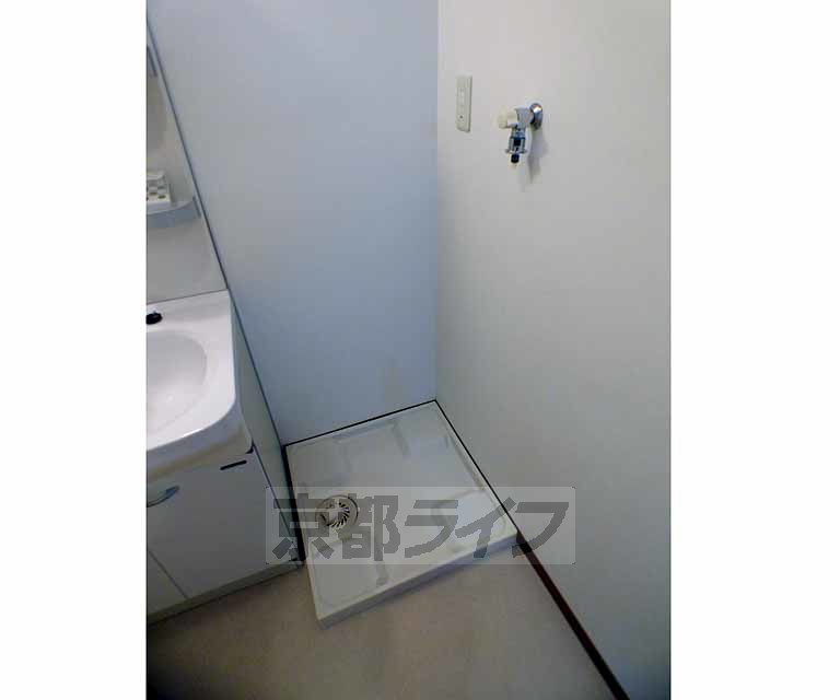 その他設備　洗濯機置き場は脱衣場にあります。