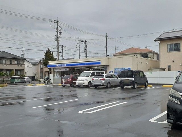 コンビニ　ローソン高丘北店（コンビニ）まで319m