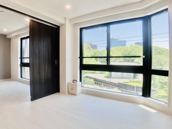 居室・リビング　こちらのリビングで趣味の時間をお楽しみください