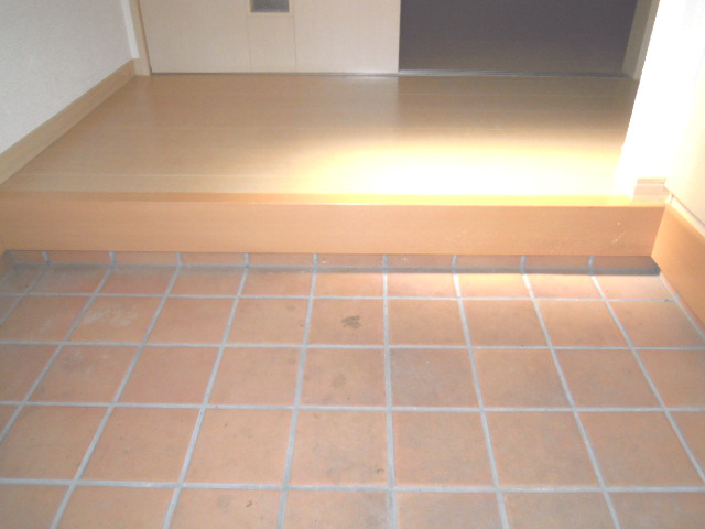 玄関　ラプロヴァンスB棟(Good Home)